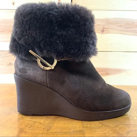 RARE Shearer UGG Australia brown suede wedge boot